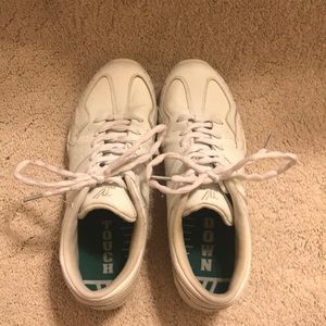 Cheerleading shoes